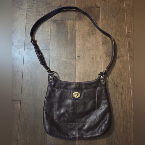 Vintage Coach Crossbody - Picture 1 of 12